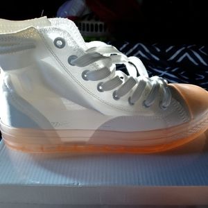 BUBBLE GUM SOLE CLEAR  WHITE SNEAKERS